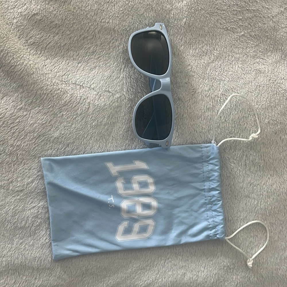 1989 Official Taylor Swift Sunglasses Merch
